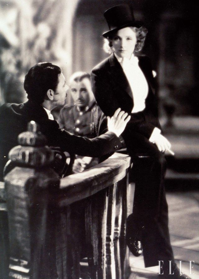 1930년대 턱시도를 입고 공식 행사나 영화에 등장한 배우 마를레네 디트리히.