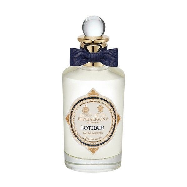 펜할리곤스 로테어: 여러 과일 향과 향신료 향이 톡 쏘듯 지나가면 동양에서 가득 실어온 찻잎과 나무 향, 머스크와 앰버그리스가 감도는 19세기 영국 무역선 냄새. 오 드 트왈렛 100mL 31만원.