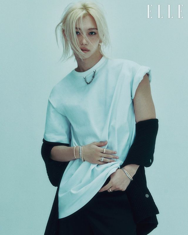 필릭스가 참여한 <엘르>와의 화보