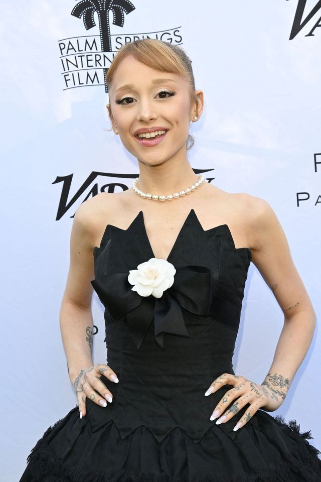 제36회 팜스프링스 국제영화제에 참석한 아리아나 그란데의 모습