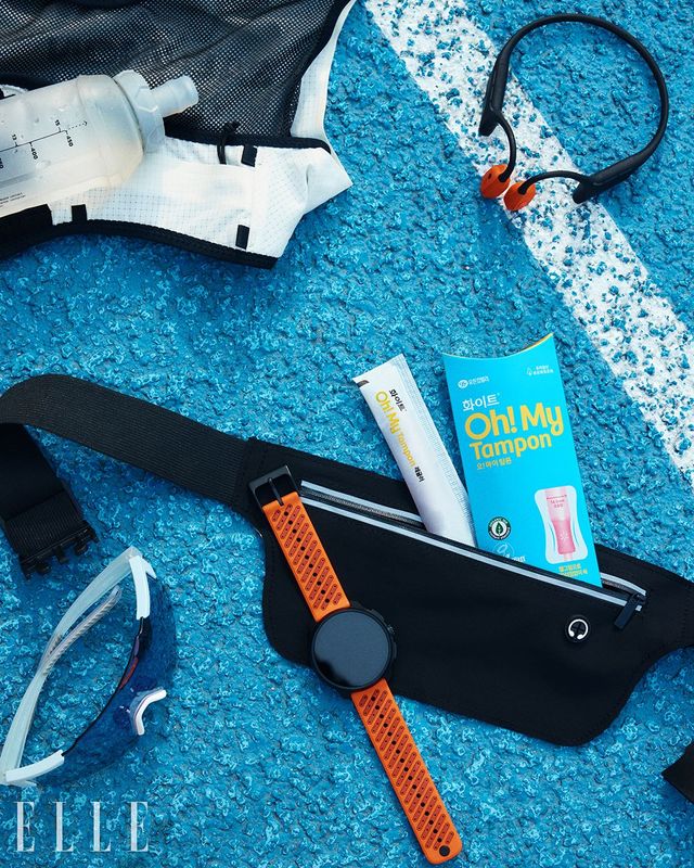 러너들의 개인 소장품. 초보자도 쉽게 사용할 수 있도록 인체공학적 디자인을 적용한 유한킴벌리의 '화이트 오! 마이 탐폰'. 14.5mm의 초슬림 젤그립 어플리케이터와 유선형 헤드를 적용해 쉽게 잡고 부드럽게 삽입할 수 있도록 했고, 초보자가 부담 없이 사용할 수 있도록 흡수체가 상대적으로 얇고 짧다. 