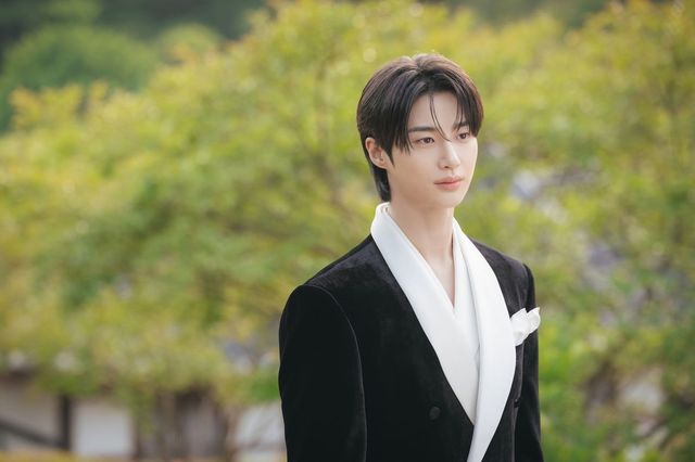 〈21세기 대군부인〉