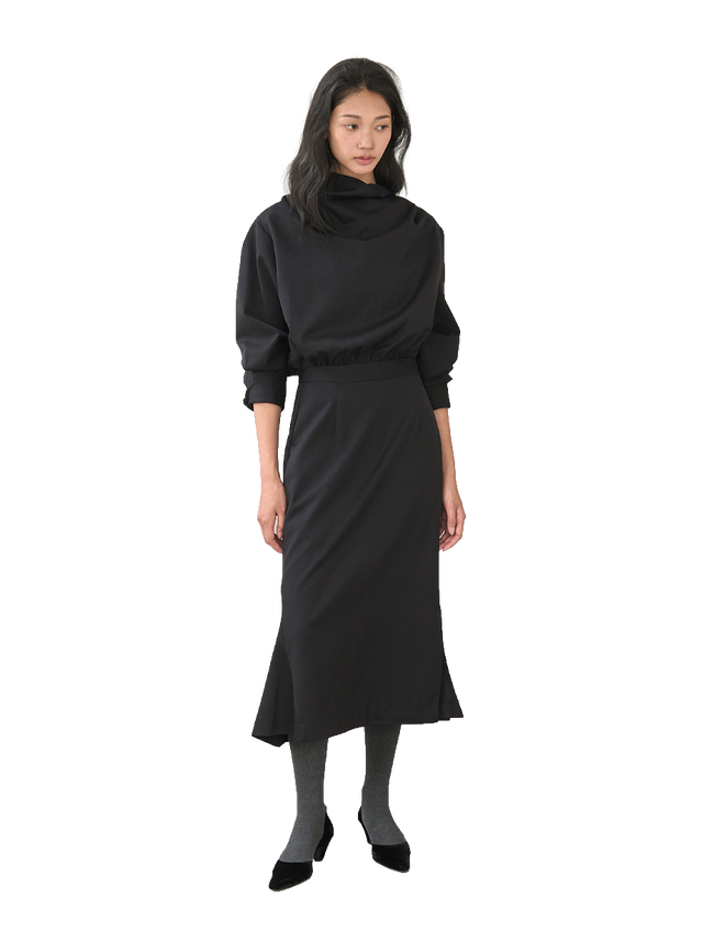 오브 드레이핑 슬릿 원피스 블랙