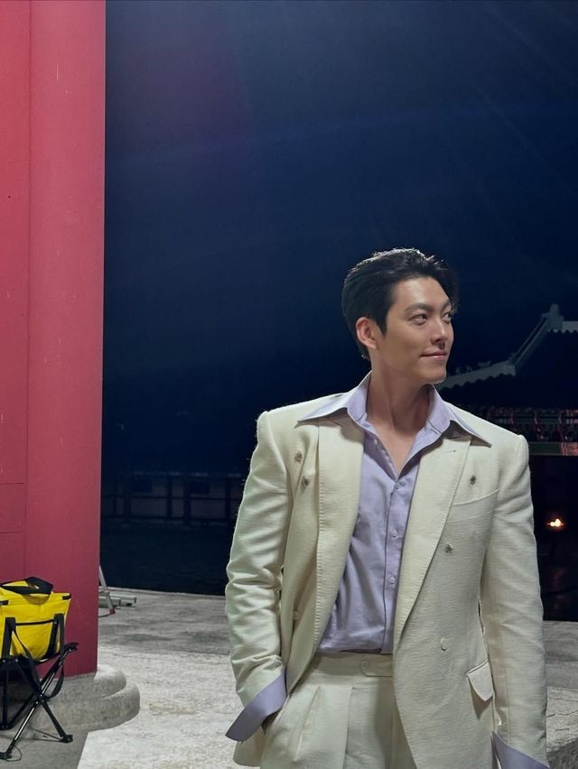 신민아와 김우빈이 한 달 후 결혼한다