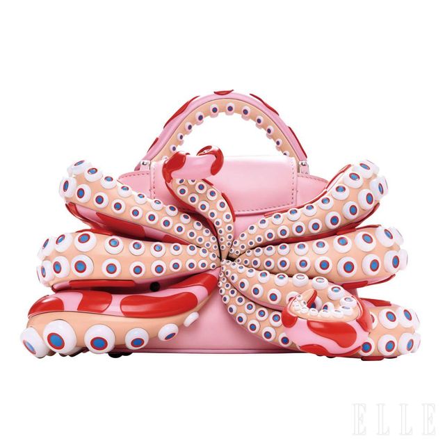 카퓌신 미니 텐터클(Capucines Mini Tentacle) 백의 생동감 넘치는 뒷면. 