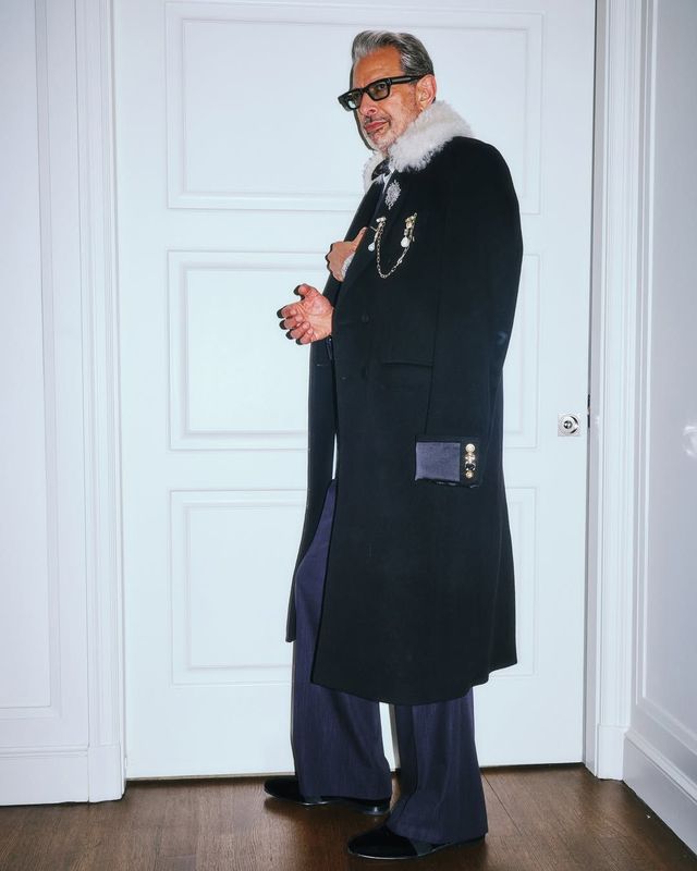 멧 갈라에서 웨일즈 보너의 의상을 착용한 제프 골드블럼. @walesbonner