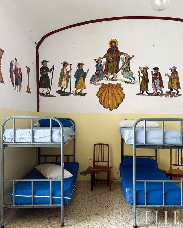 순례자 여권 소지 시 저렴하게 이용할 수 있는 공립 알베르게. 숙박비는 하루에 6~10유로선.