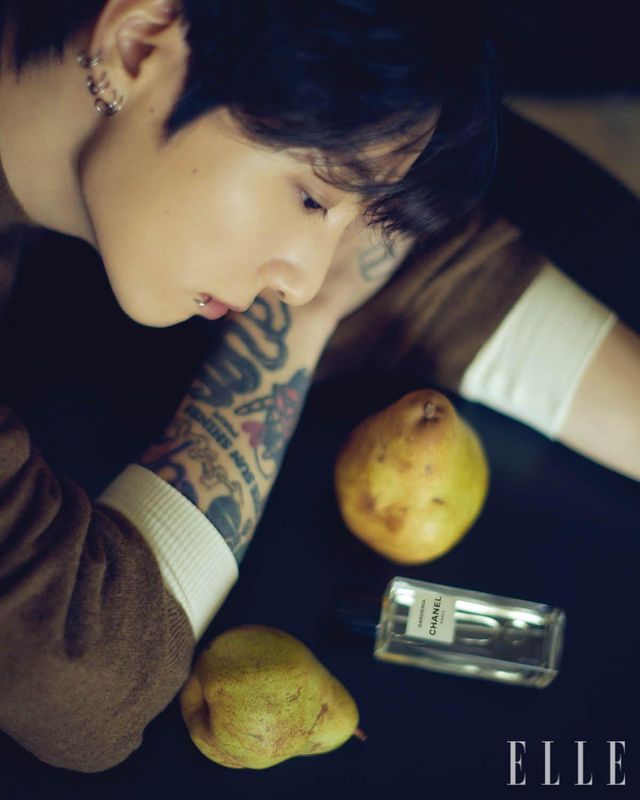 재스민과 오렌지 블러썸 향을 더해 풍부한 플로럴 향의 궤적을 남기는 레 젝스클루시프 드 샤넬 가드니아, 75ml 38만원, Chanel.