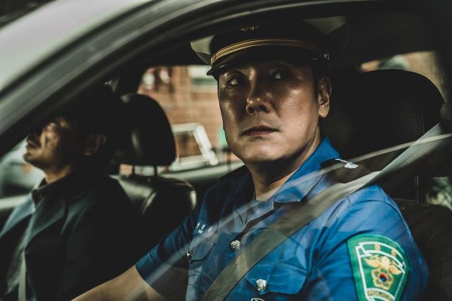 영화 〈경관의 피〉