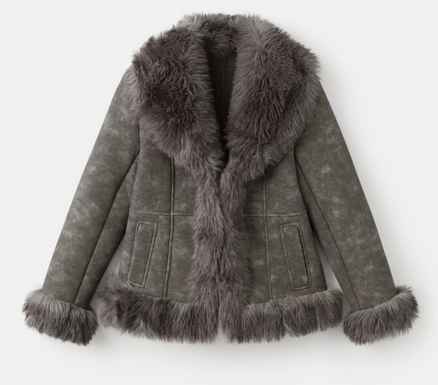 스웨이드 느낌이 나는 페이크 무통 재킷