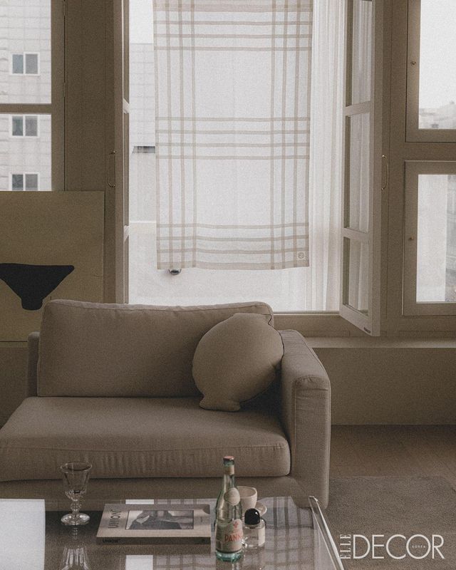 유기농 면 원단으로 리넨의 텍스처를 구현한 ‘소백 한옥 가림막’. 