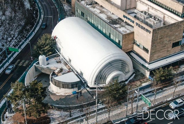 한국과학기술원(KAIST)과 함께 개발한 조립식 이동형 음압 병동 ‘에어빔 파빌리온’.