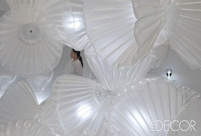 국립현대미술관 〈감각의 공간, 워치 앤 칠 2.0〉 전시에서 디지털 세계와 데이터를 주제로 선보인 ‘에어 마운트(Air Mount).