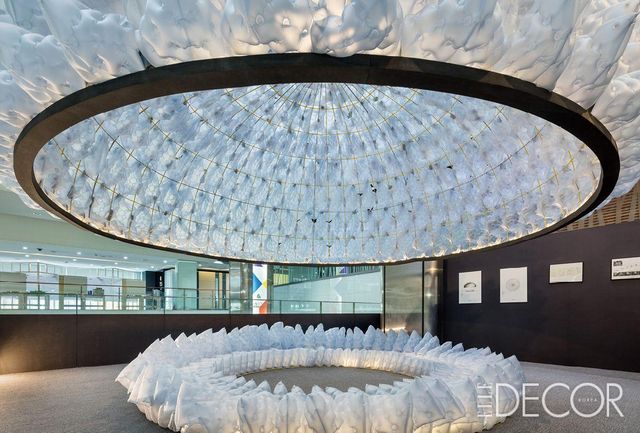 재난 발생 시 머리를 보호하는 ‘에어 캡(Air Cap)’을 모듈로 활용한 ‘에어 캡 파빌리온’.