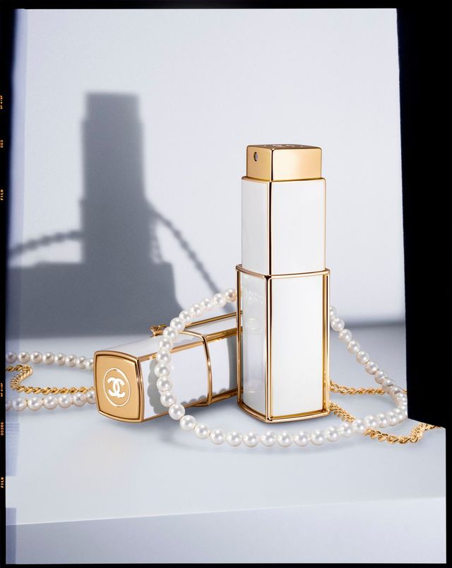 ‘코코 마드모아젤 펄스 스프레이’ 3x7ml 30만9천원, Chanel.