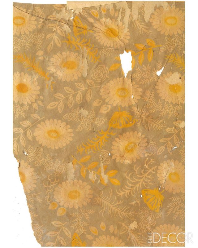 ‘영자’(1950년대). 인천 강화도 한옥에서 발견된 벽지. 미군정 시기에 서유럽과 미국 문화를 한국식으로 모방한 패턴으로 추정된다. 같은 패턴에 컬러가 다른 벽지가 살림집이나 상가 건물 등 전국적으로 다양한 장소에서 발견됐다. 