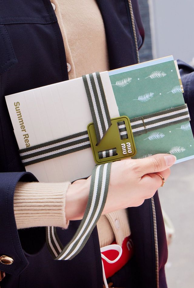 전 세계 8개 도시에서 동시 진행된 2024 미우미우 썸머 리드.