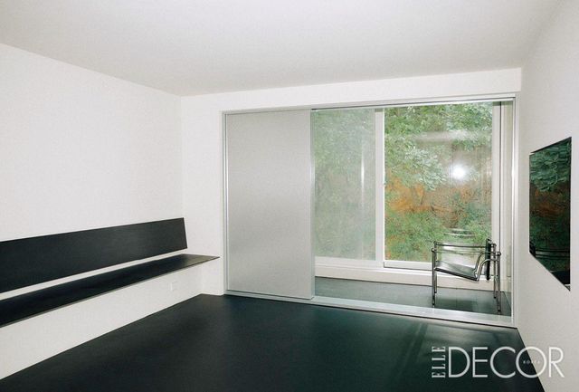  ‘식물의취향’ 박기철 대표의 집. 의뢰 메일에서 ‘시간에 구애받지 않는 집에 살고 싶다’는 문장에 이끌려 시작한 프로젝트다. 