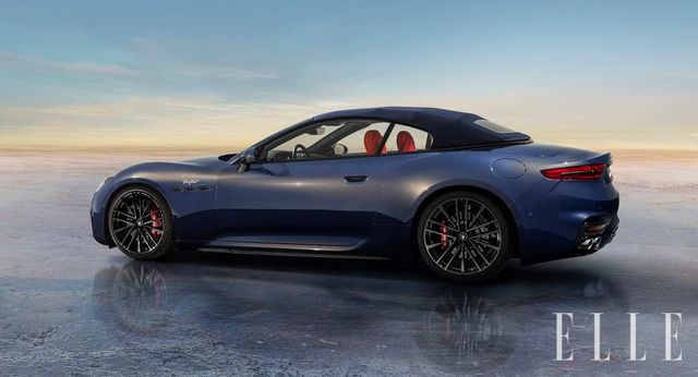 은은하게 반짝이는 외장과 부드럽게 천으로 감싼 소프트 톱이 인상적이다. 