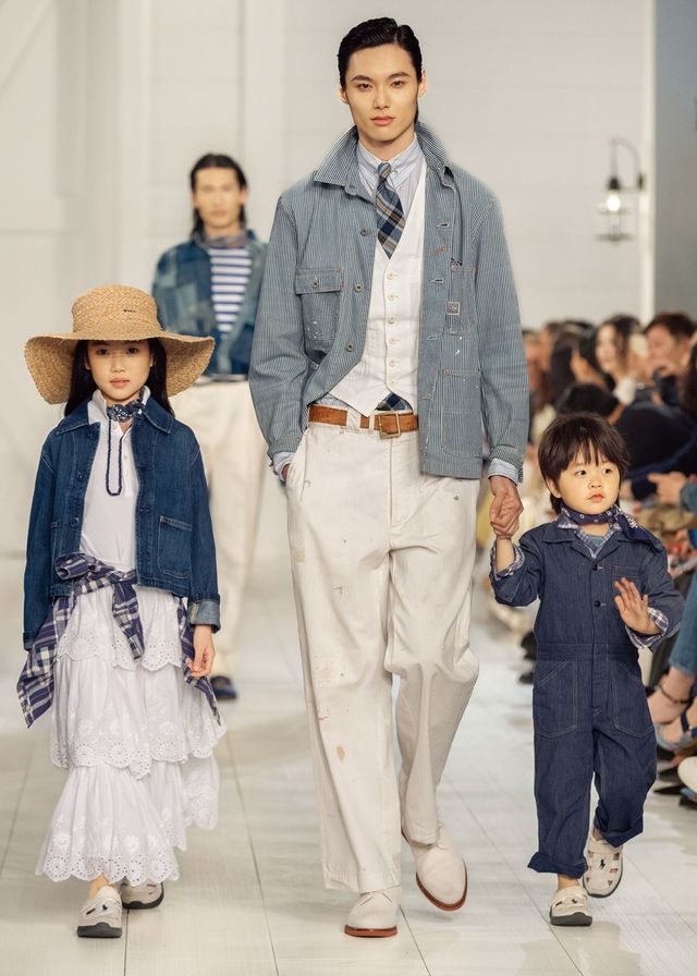 상하이에서 선보인 2025 스프링 리씨 패션 익스피리언스에서 선보인 랄프 로렌 컬렉션, 랄프 로렌 퍼플 라벨, 폴로 랄프 로렌 남성·여성 그리고 칠드런 컬렉션. 