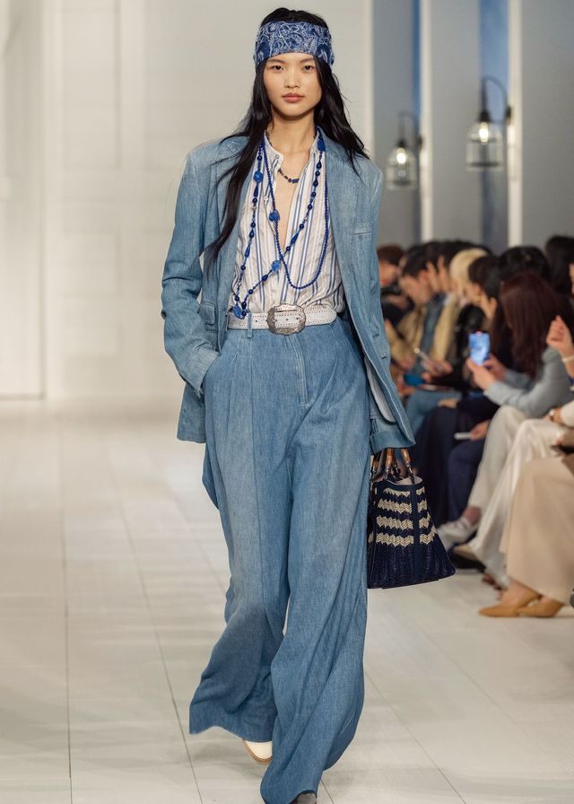 상하이에서 선보인 2025 스프링 리씨 패션 익스피리언스에서 선보인 랄프 로렌 컬렉션, 랄프 로렌 퍼플 라벨, 폴로 랄프 로렌 남성·여성 그리고 칠드런 컬렉션. 