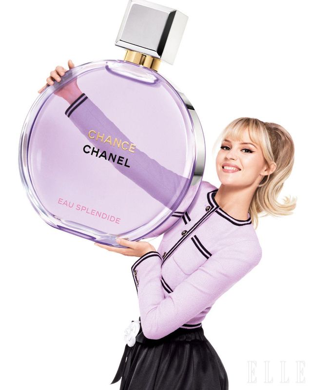 싱어송라이터 앙젤은 이번 ‘샹스 오 스플렌디드’ 캠페인을 위해 특별히 ‘A Little More’를 작곡, 노래했다. 