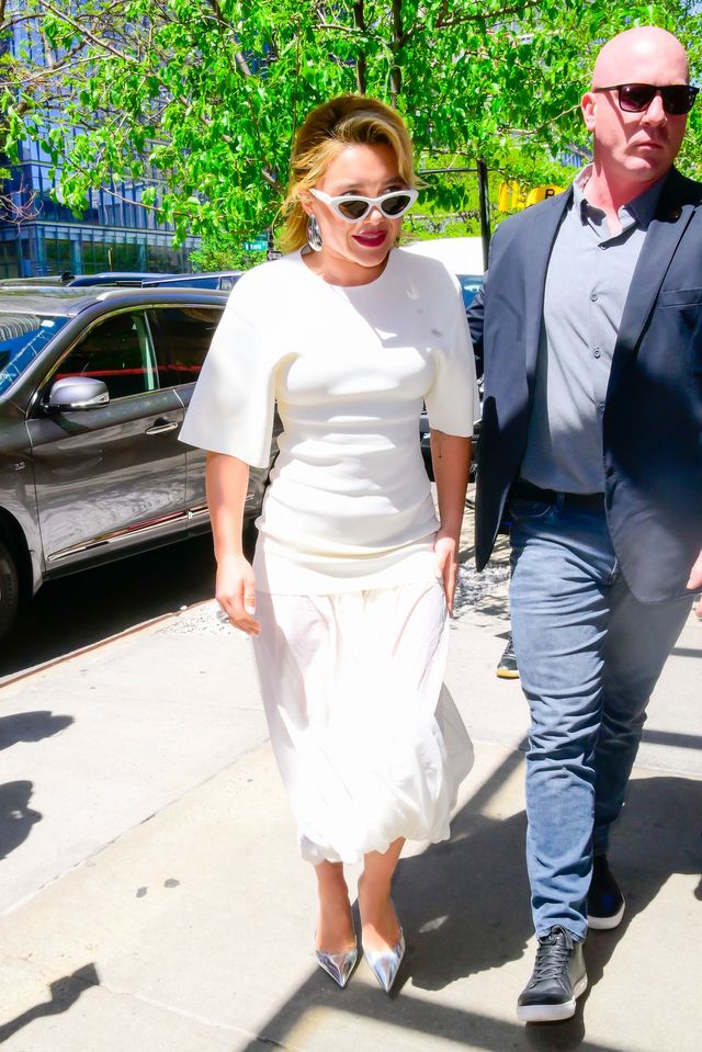 뉴욕에서 〈썬더볼츠〉의 홍보 일정을 소화하며 플로렌스 퓨가 보여준 세 번째 블랙 앤 화이트 의상. 