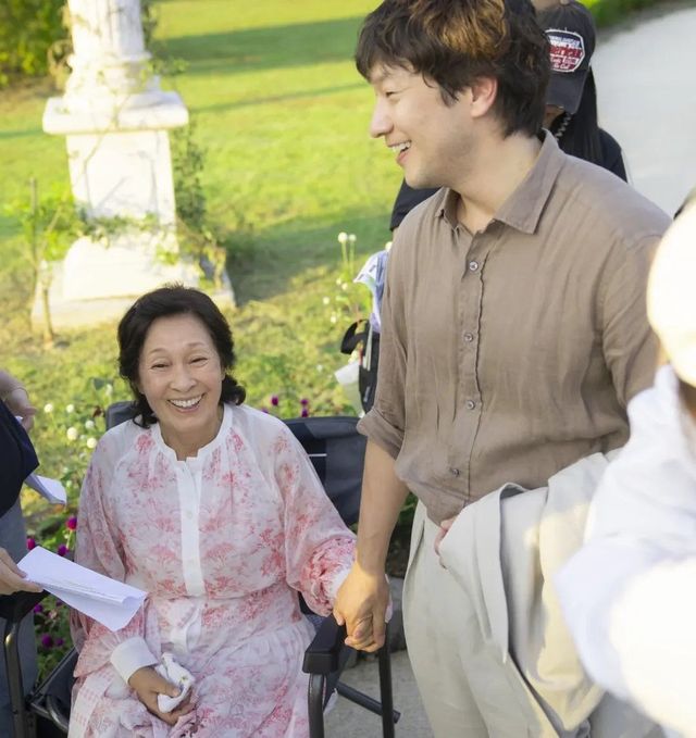 김혜자와 손석구 