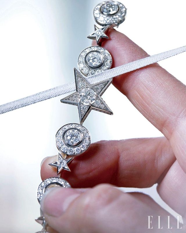 윙즈 오브 샤넬을 만드는 제작과정. 