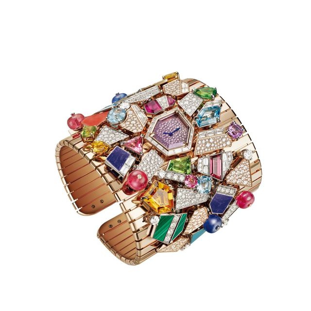 다채로운 컬러와 셰이프를 보여주는 투보가스 에 콜로리 하이 주얼리 만체트 워치.