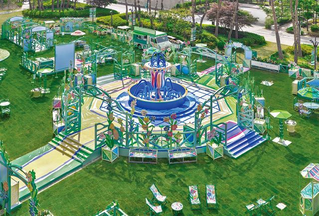  잠실 롯데월드타워 월드파크에 설치된 〈Spring is Blooming〉 프로젝트 전경. 