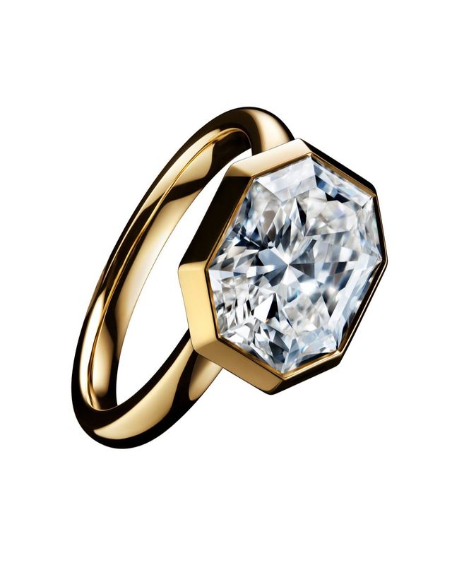 스와로브스키 크리에이티드 다이아몬드(SCD) ‘옥타곤’ 컬렉션 링.