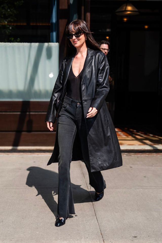 지난 6월 2일 뉴욕의 트라이베카에서 포착된 다코타 존슨.