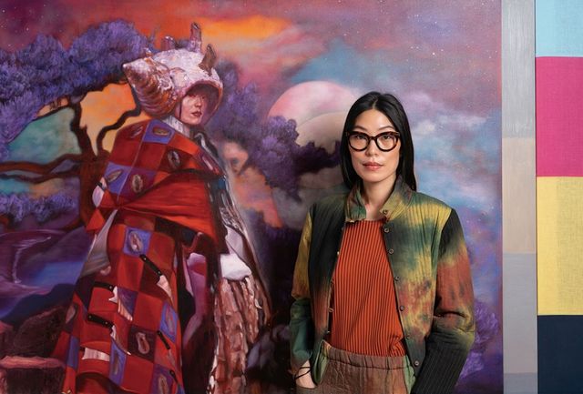 1983년 밴쿠버에서 태어나 현재 런던 기반으로 활동하고 있는 아티스트 제이디 차. 한국계 2세로서의 정체성을 중심으로 한국 설화 속 인물과 전통 직물 조각보를 주요 모티프로 삼아 회화와 텍스타일, 퍼포먼스, 사운드 설치미술 등 다양한 매체를 넘나들며 활동 중이다.