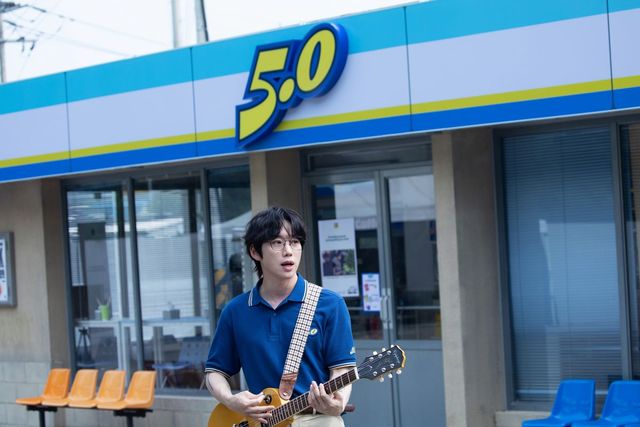 단독 공개하는 10CM [5.0] 앨범 B 컷