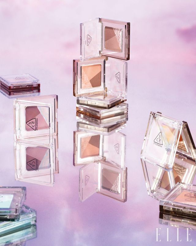 컬러 그리드 아이섀도우, (왼쪽 아래부터 시계 방향으로) 민트 제스트, 로스트 인 핑크, 모브 라이크, 피치 글레이즈, 플레임 플리커, 버터 크림, 각 1만9천원, 3CE.