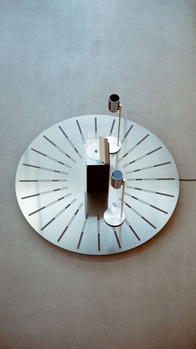 세계적인 건축 스튜디오 BIG 사옥 1층에 전시된 베오시스템 3000c.