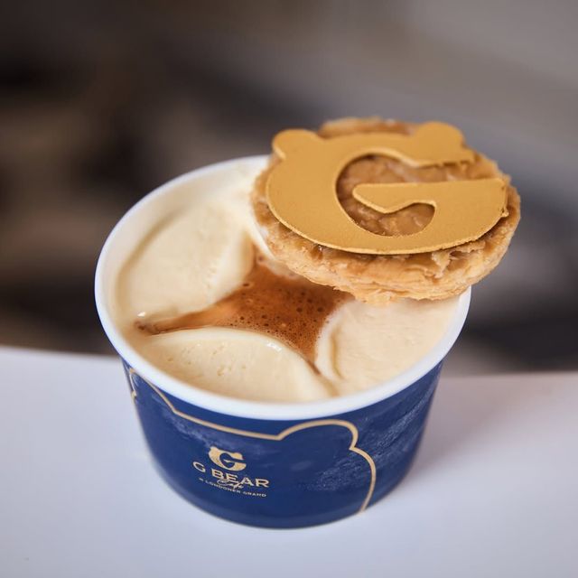 'G베어 카페'의 시그너처 메뉴 '포르투갈 에그타르트 아포가토'.