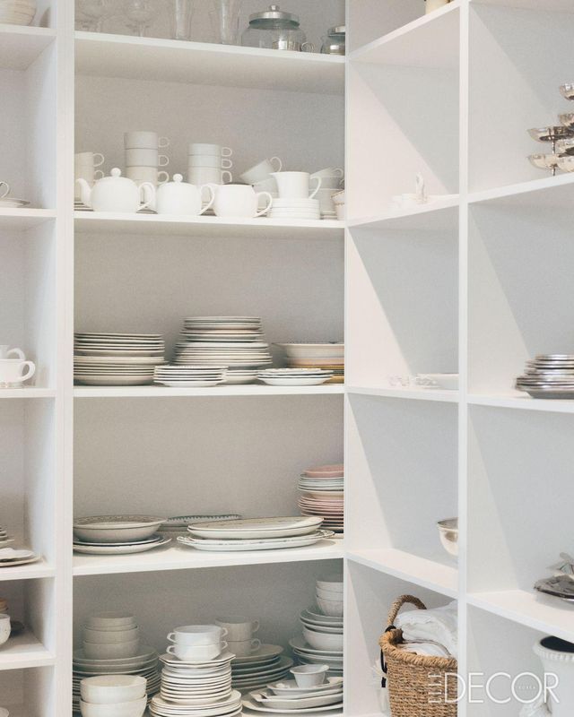 빈티지와 모던, 그릇부터 가구와 조명에 이르기까지 모두 좋아하는 것으로 채운 공간. 