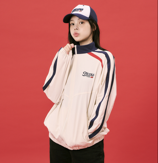LG 트윈스 x 키르시 나일론 윈드 브레이커 11만9천원.