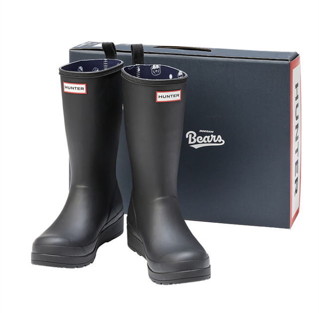 온라인 단독으로 선보인 헌터 x 베어스 레인부츠 16만9천원.