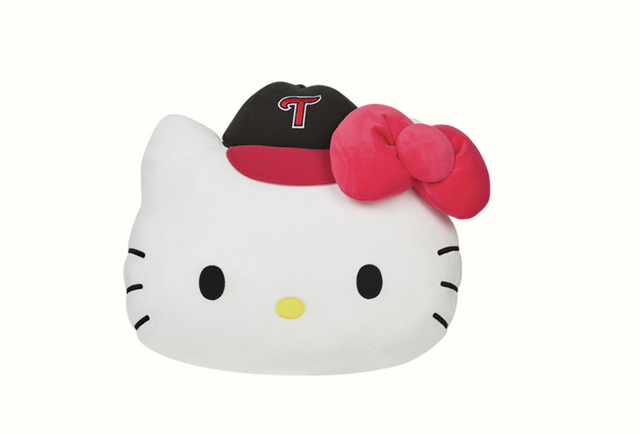 품절 사태를 일으킨 엘지트윈스 x 키티 콜라보레이션.