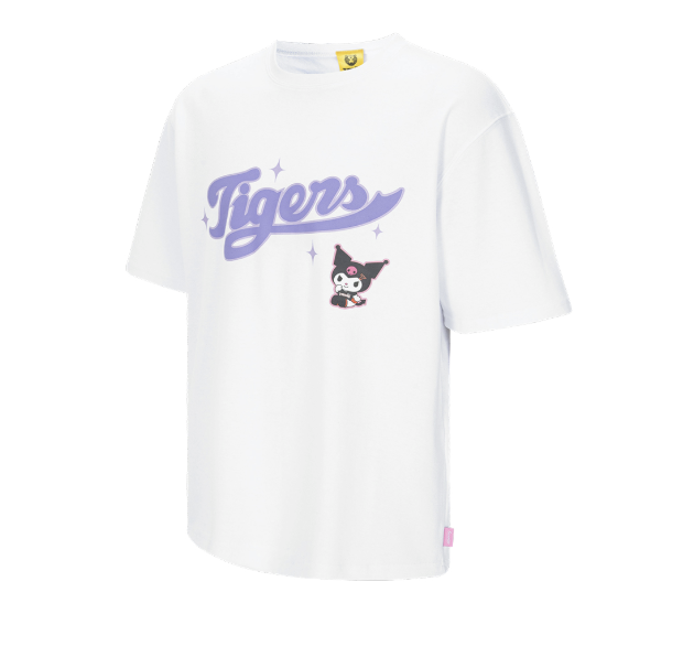 IAB STUDIO 쿠로미 티셔츠 5만4천원.