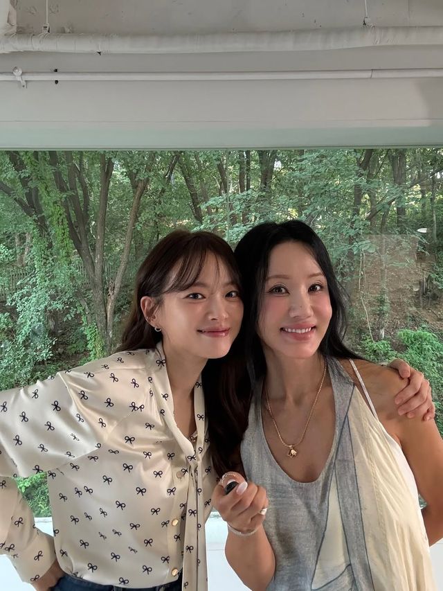 천우희와 엄정화 