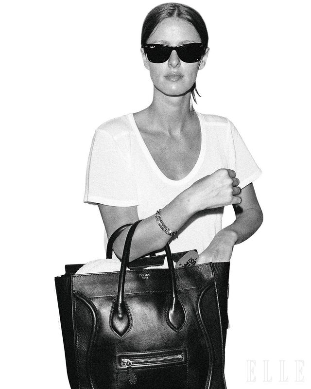 2011년 셀린느의 러기지 백을 든 니키 힐튼. 
