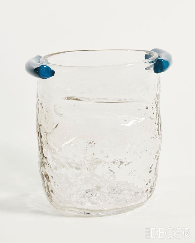 오노 아드리안서(Onno Adrianse)의 ‘Fossil Vase’. 