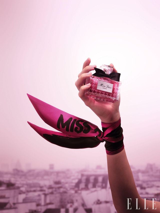 화사하고 강렬한 매력의 시프레 향수, 'NEW 미스 디올 에쌍스'.