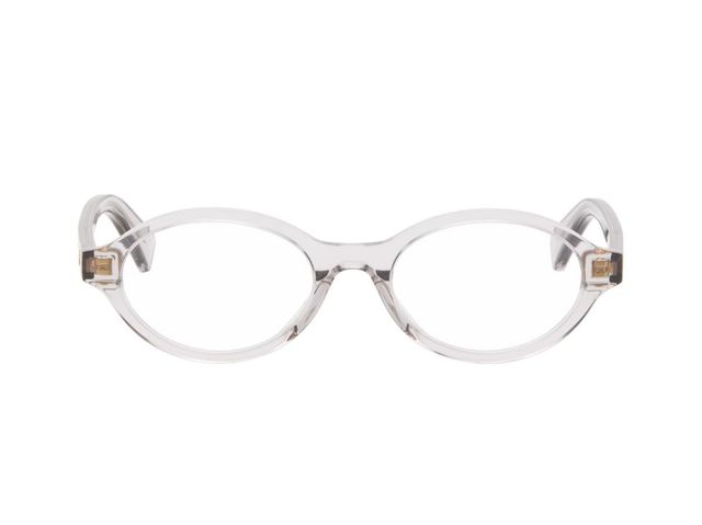 Bottega Veneta 아이코닉한 삼각형 메탈 장식이 더해진 투명 뿔테 안경.