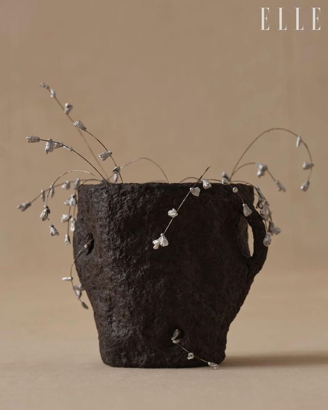 지호장 박갑순과 금속공예가 이윤정의 합작품. 