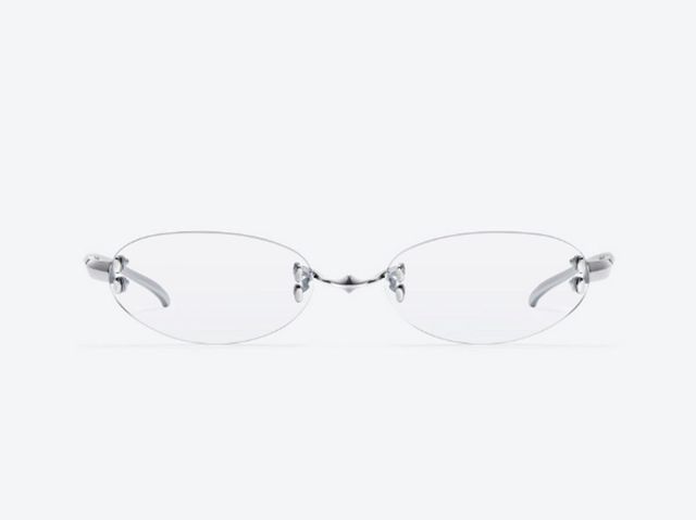 Gentle Monster 독특한 브릿지 디자인이 특징인 미래적인 무테안경.